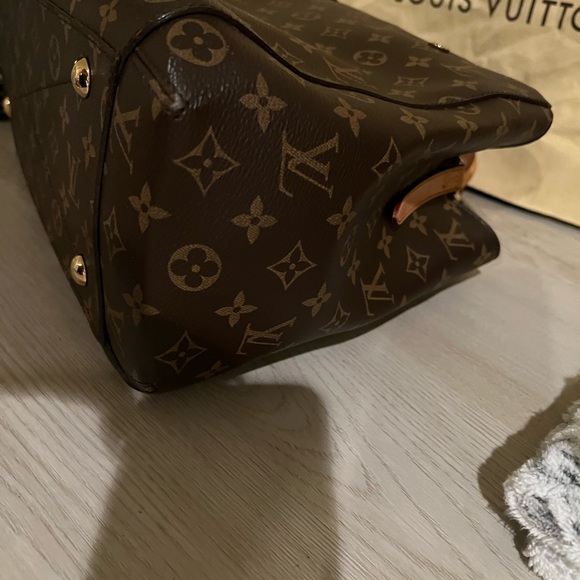 Louis Vuitton Monogram Canvas Montaigne MM Tote - Picture 10 of 14